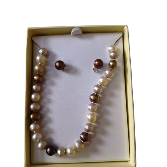 The Essential Pearl Beaded Necklace Earring Set Gift New In Box Classic - Picture 1 of 4